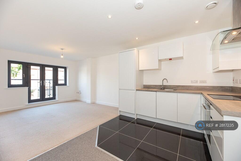 Main image of property: London Road, Mitcham, CR4