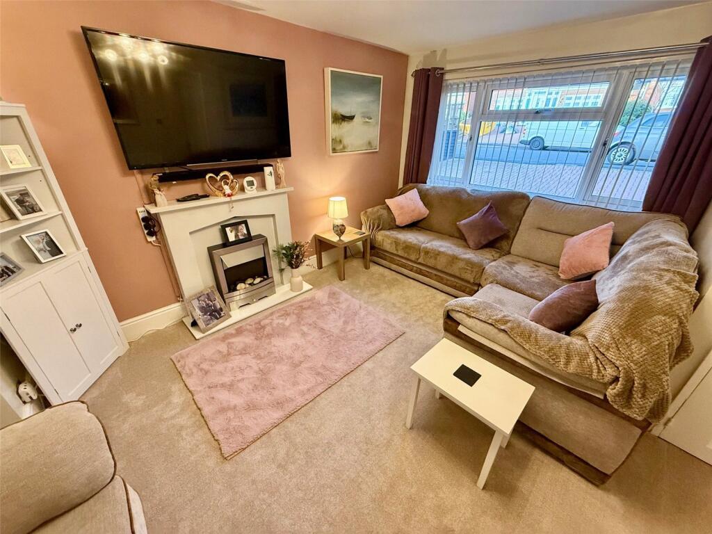 29, Shakespeare Drive, Kidderminster, Worcestershire photo 5
