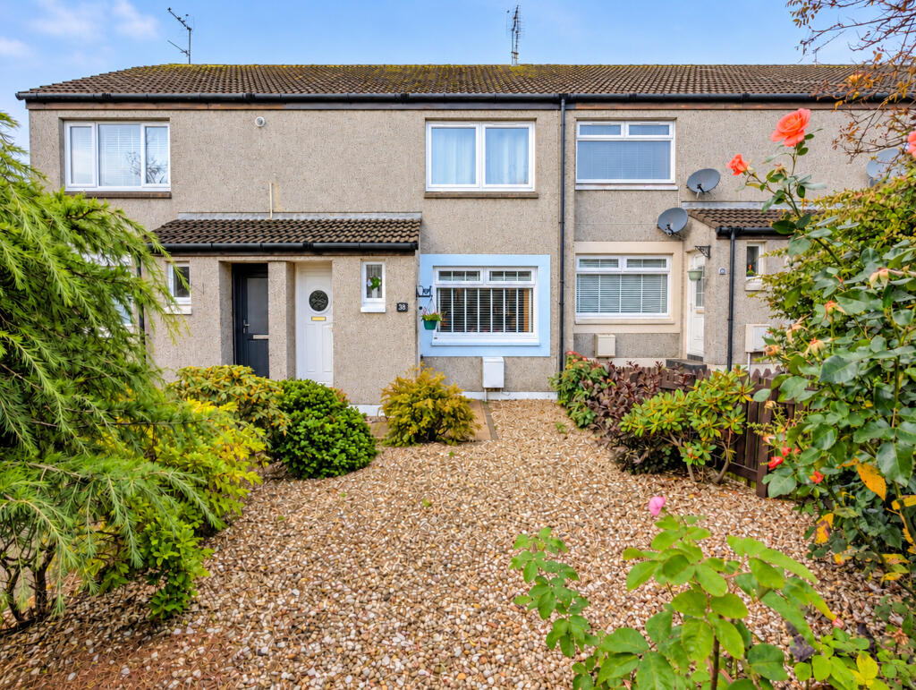 1-bed flat on 38 Craigspark, Ardrossan, KA22 7PS, £60,000
