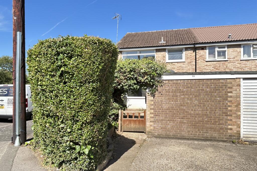 Main image of property: Sherfield-On-Loddon Hook RG27