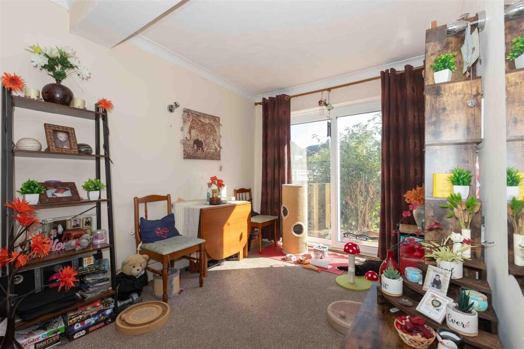 Centrecourt Close, Worthing - View 3