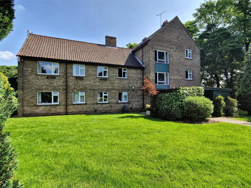 Main image of property: Oakwood Court, Leeds, West Yorkshire, UK, LS8