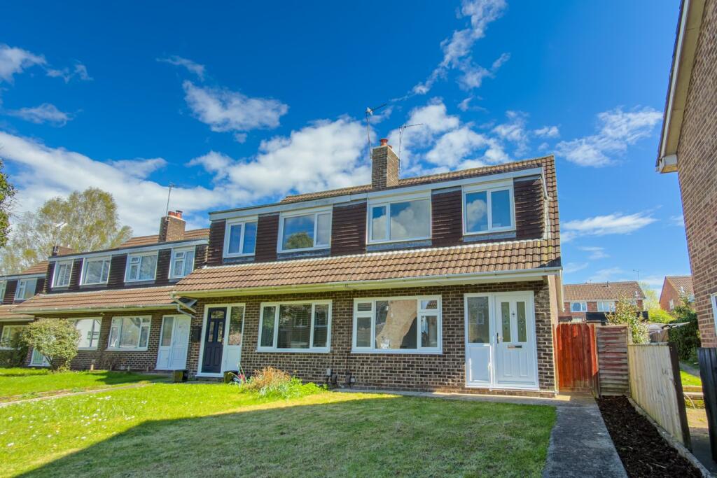 Main image of property: Rosslyn Way, Thornbury, South Gloucestershire, BS35