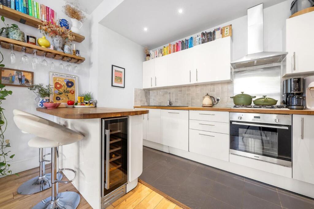 Apartment in London - More