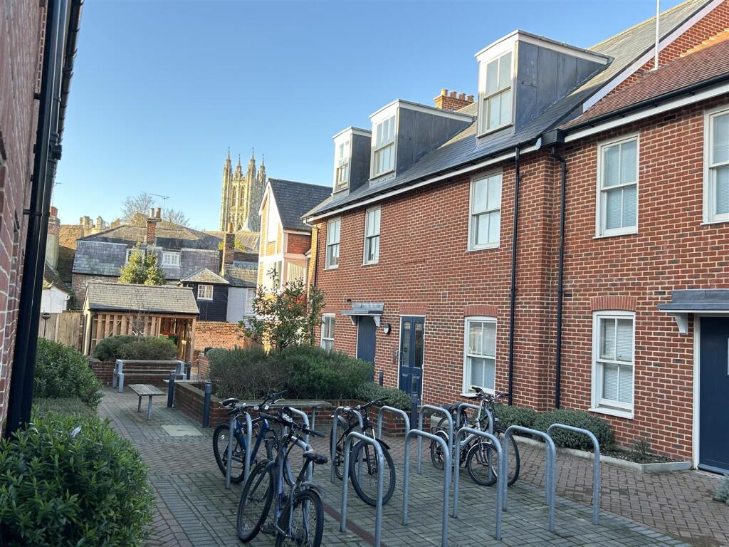 Main image of property: 12 Queningate Mews- 3458