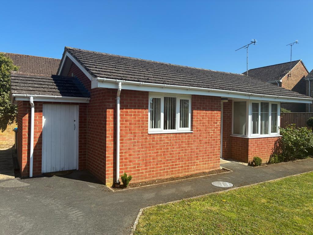 Main image of property: Valiant Court, Carterton, OX18