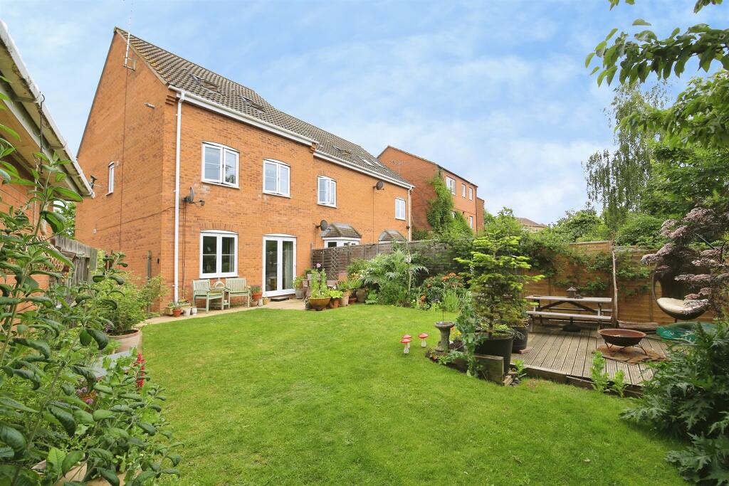 Boleyn Avenue, Peterborough photo 4