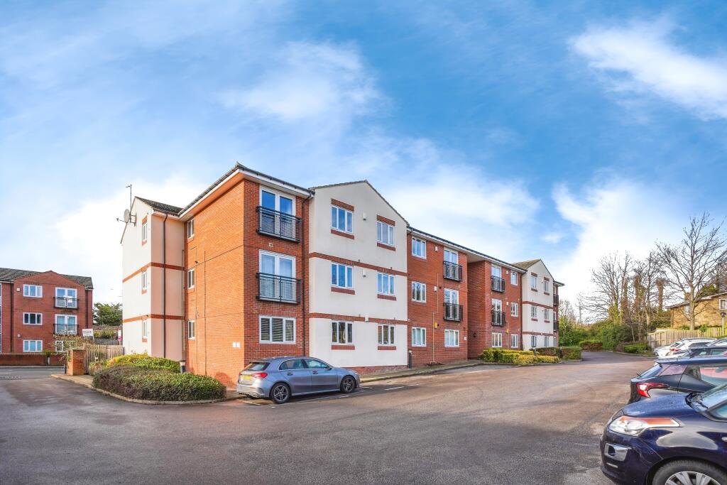 2-bed flat on The Kilns, Wrenthorpe, Wakefield, WF1, £125,000
