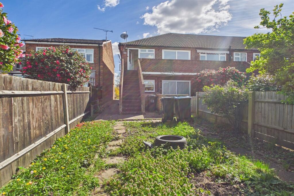 Main image of property: Pawsons Road, Croydon, CR0