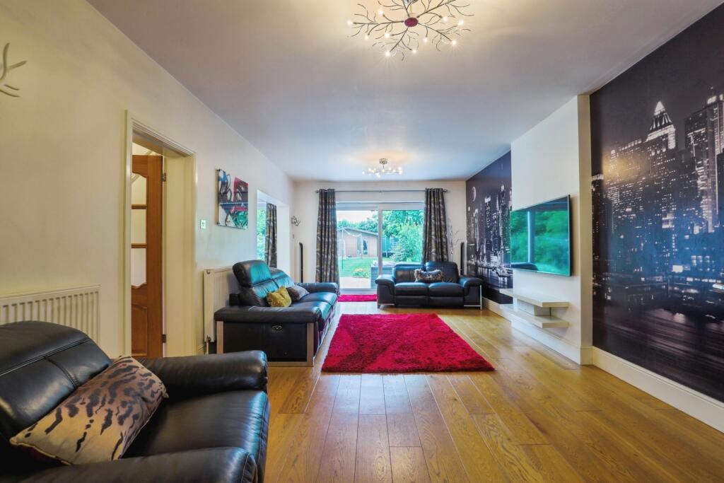 Main image of property: London Road, Sittingbourne, Kent, ME10