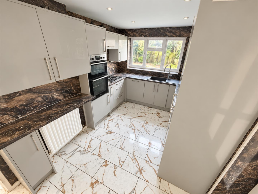 House in Nuneaton and Bedworth, Coalpit Field - View 2