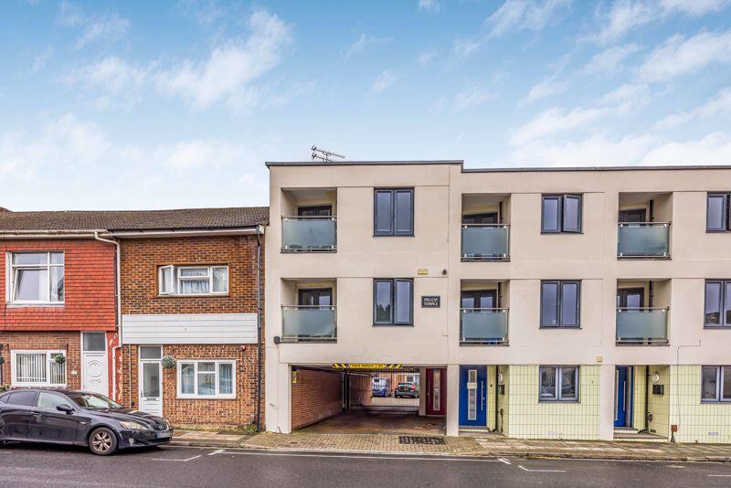 2-bed flat on Melissa Terrace, Southsea, £220,000
