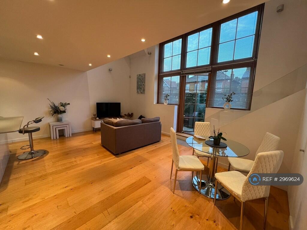 Apartment in Twickenham - View 2