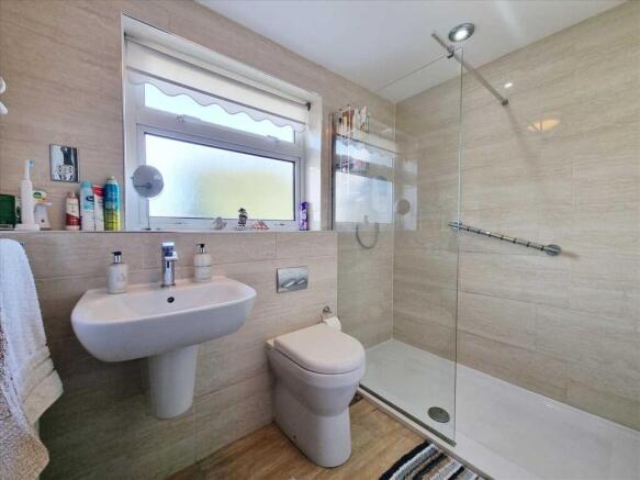 Shower Room: