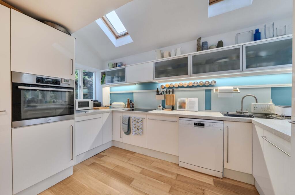 House in Sheffield, South Yorkshire - More