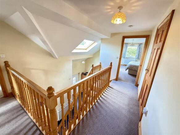 FIRST FLOOR - GALLERIED LANDING