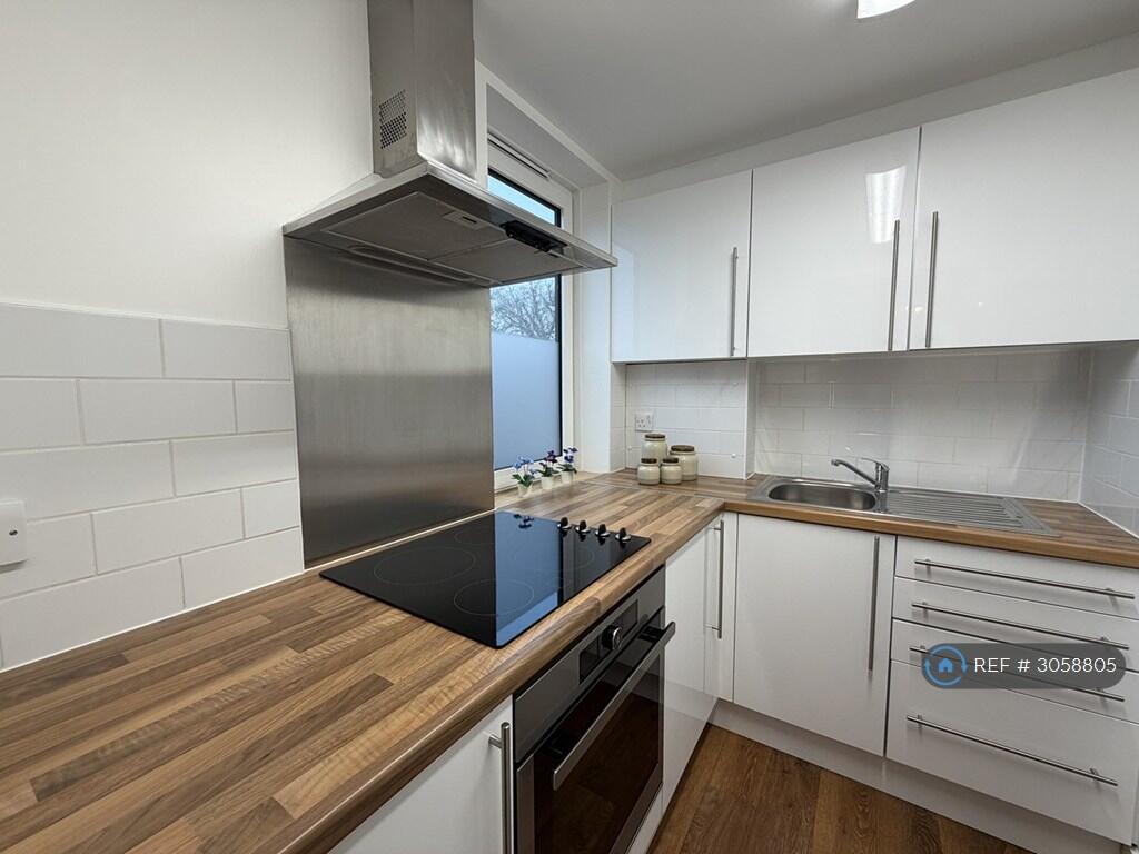 Apartment in London - View 5