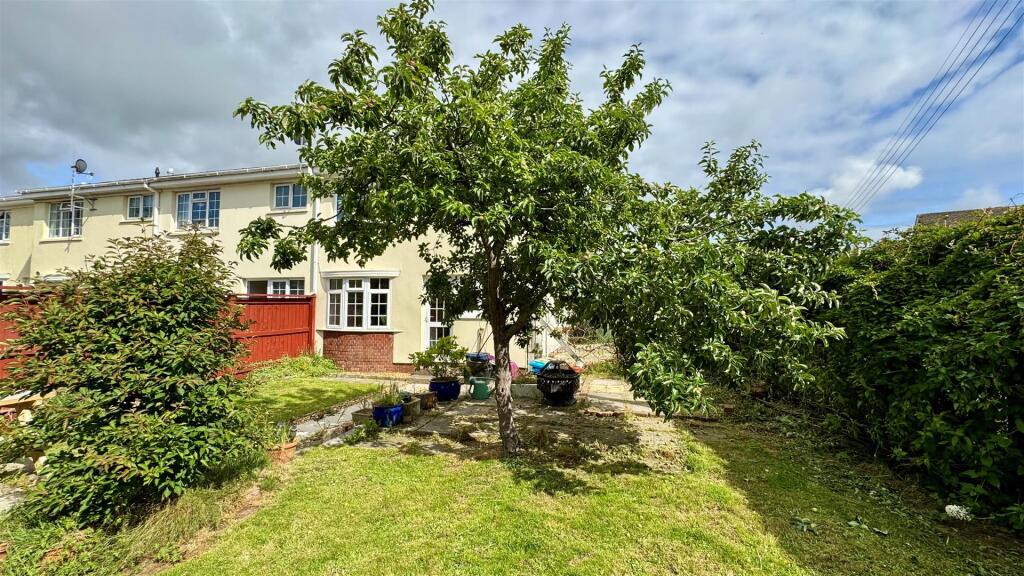 Manor Close, Wrafton, photo 3