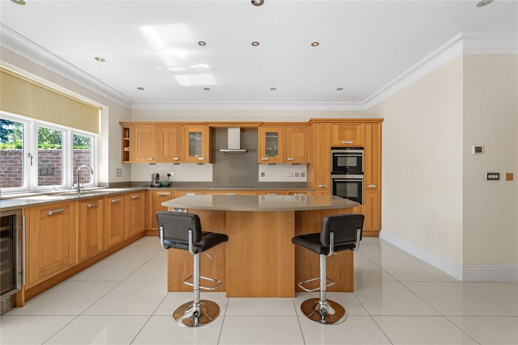 House in Waverley, Haslemere - View 5