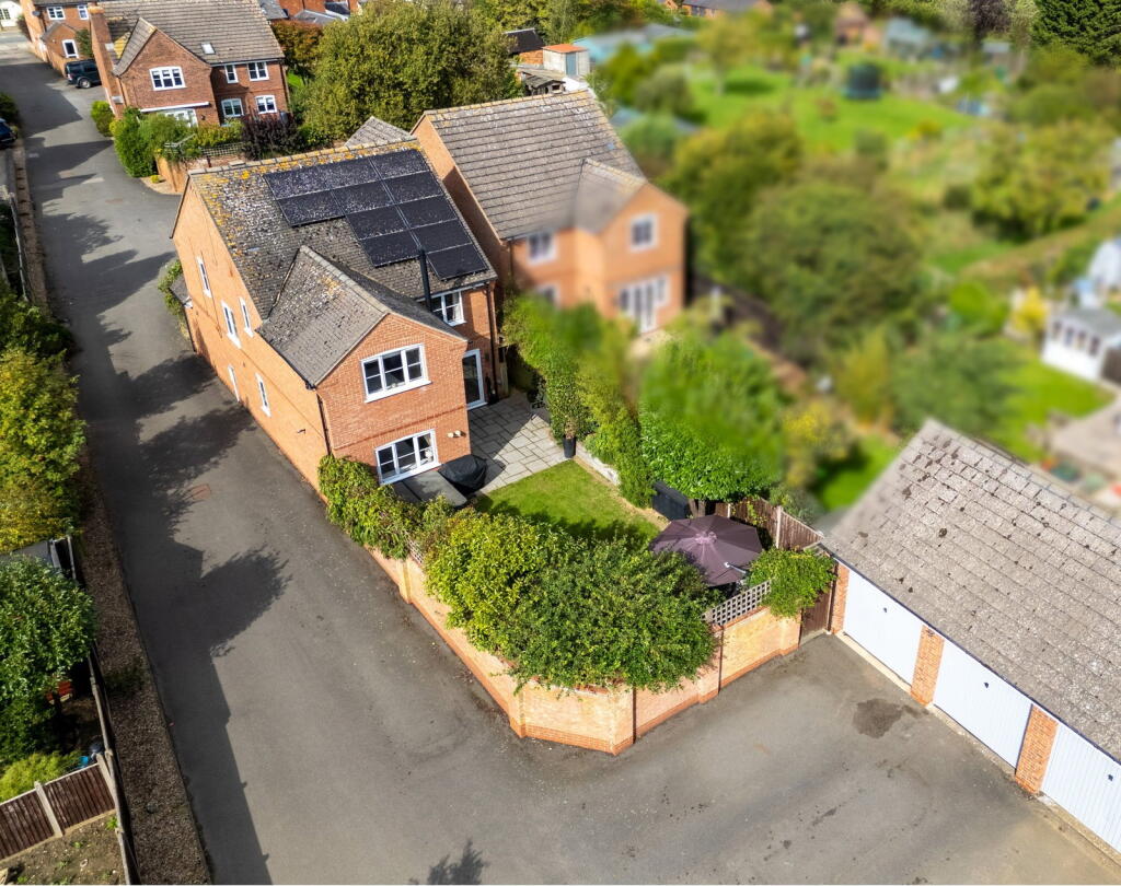 4-bed detached on Cherry Tree Close, Husbands Bosworth, Lutterworth, LE17 6NB, £499,000