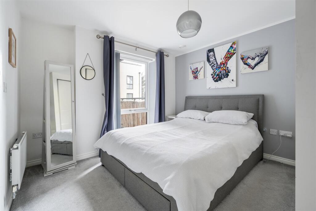 Chigwell Road, South Woodford - View 6