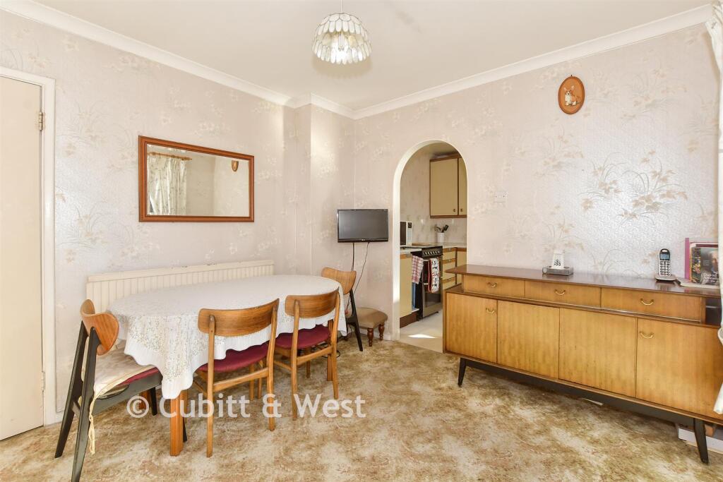 House in Crawley, West Green - View 5