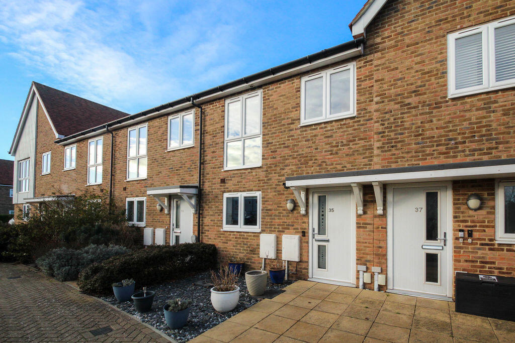 Main image of property: Hawkinge 