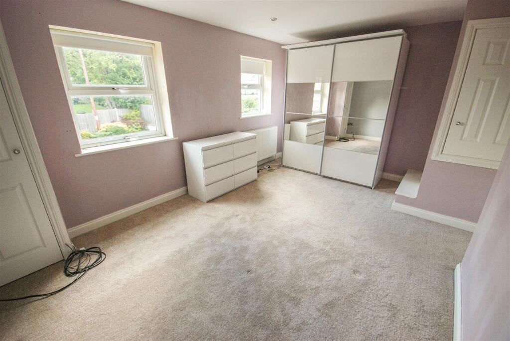 House in Rugby, Warwickshire - View 5