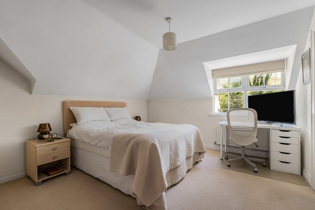 Apartment in Sunningdale, Windsor and Maidenhead - View 5