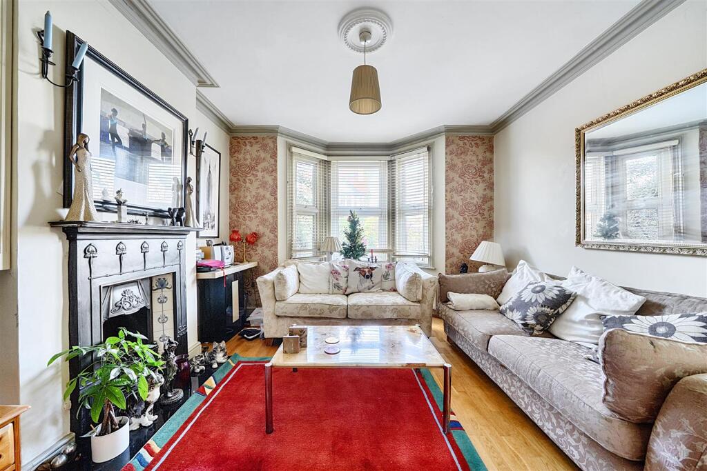 House in Kingston upon Thames - View 2