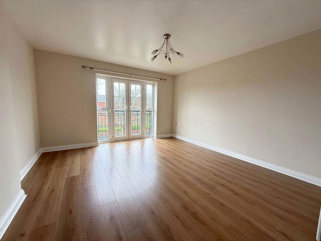 Apartment in Sefton, Liverpool City Region - View 3