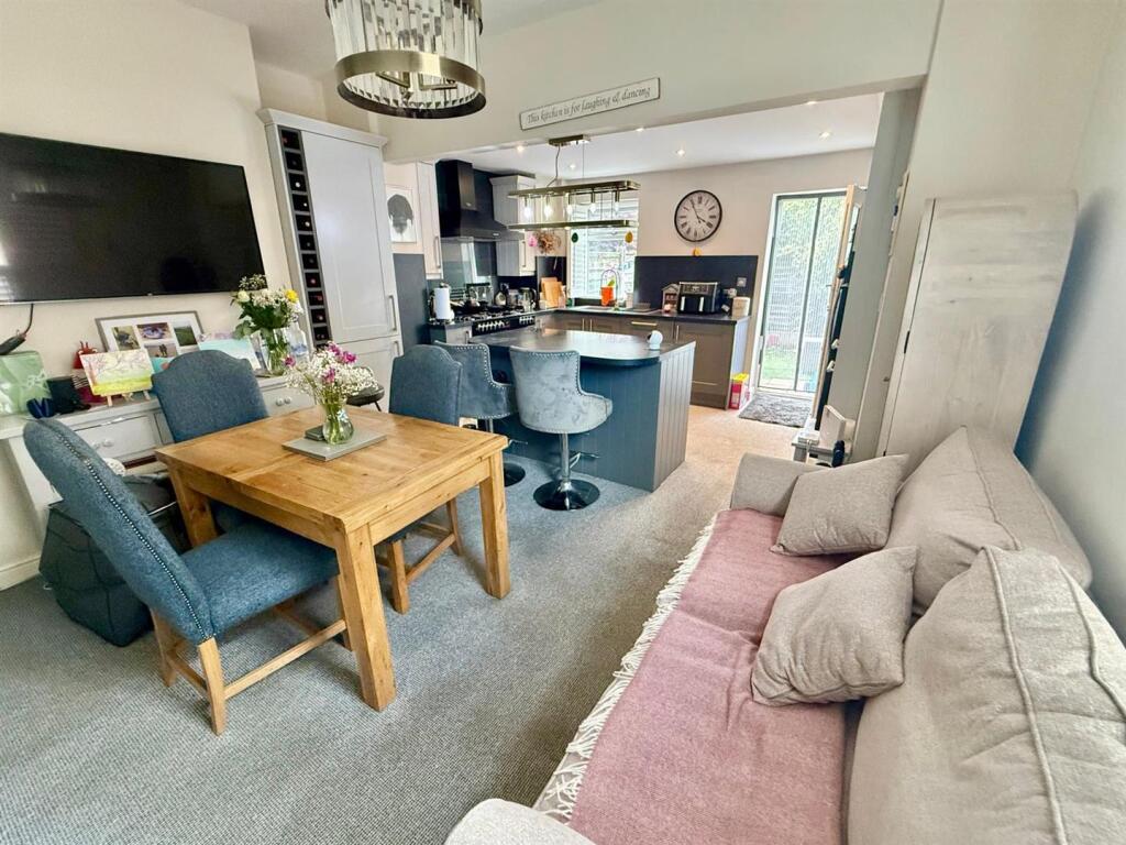 House in Macclesfield, Moss Rose - View 4