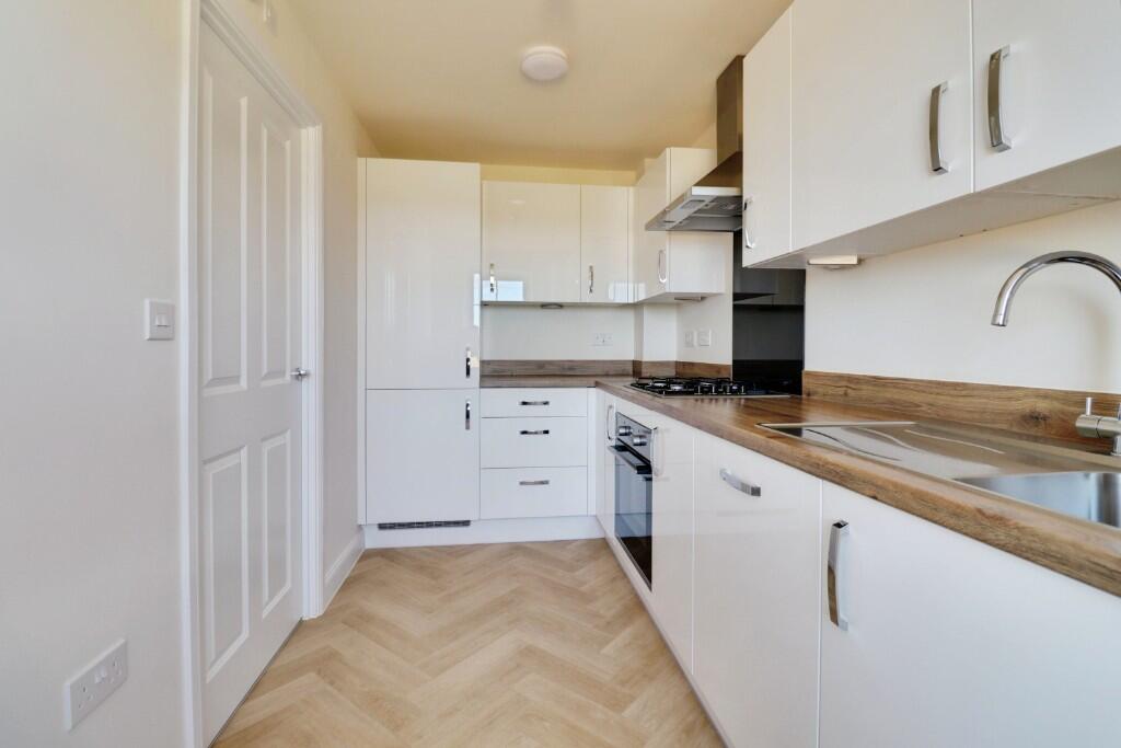 15 Coltishall Way photo 4