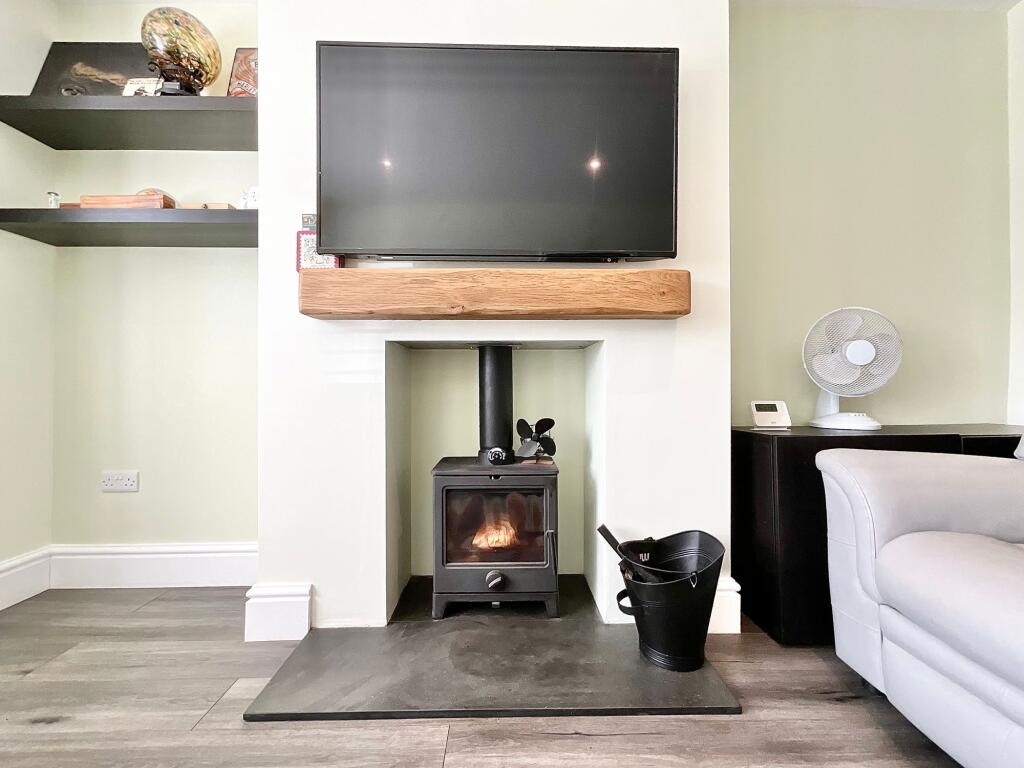 House in Stoke-on-Trent - More