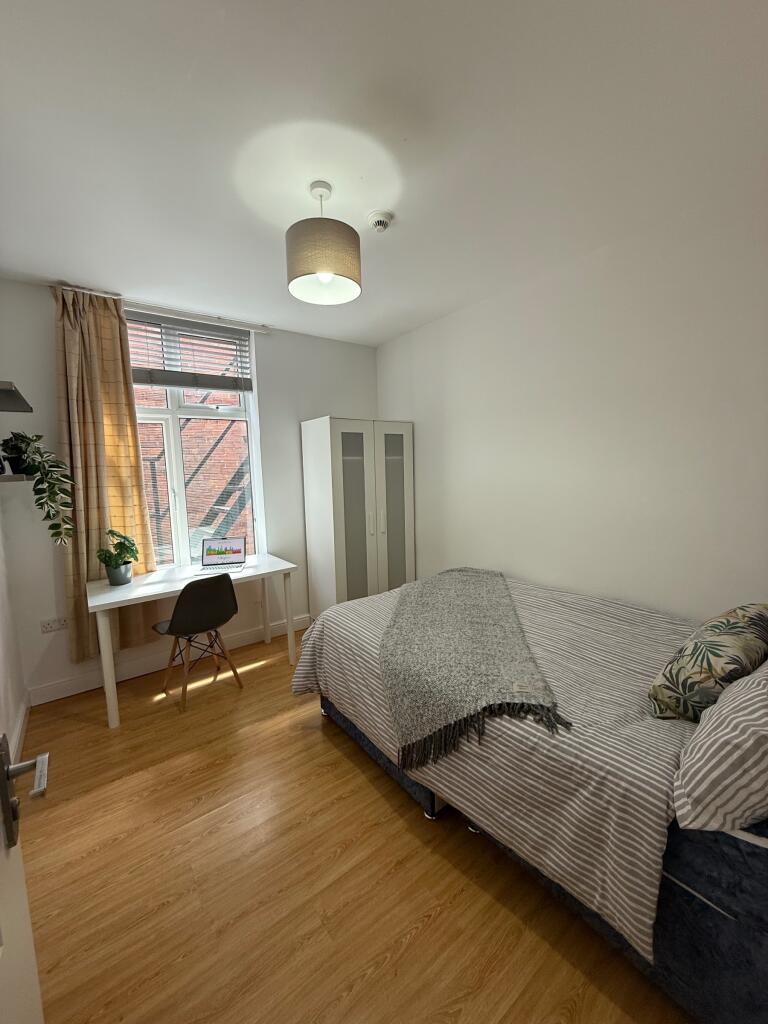 Apartment in Nottingham, Abbey Park - View 4