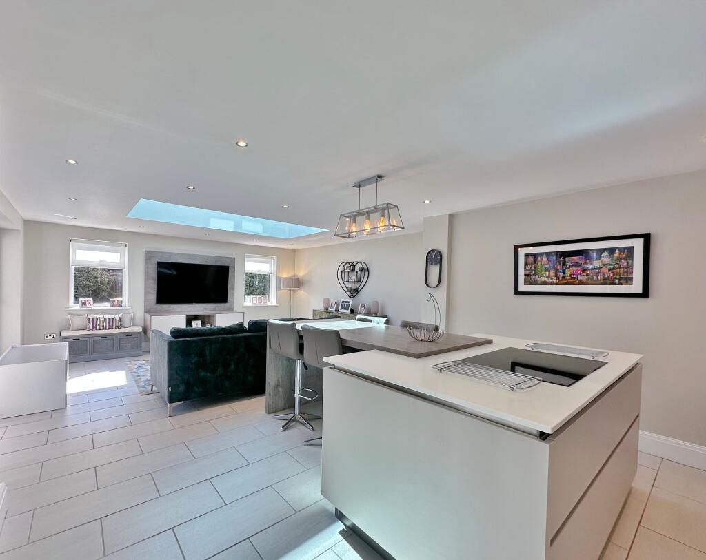 Aston Close, Prenton, CH43 photo 3