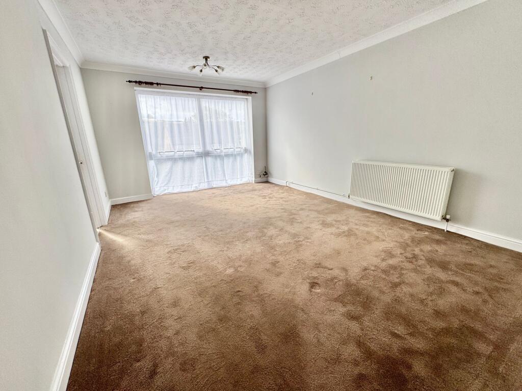 Apartment in Dunstable, Central Bedfordshire - View 2