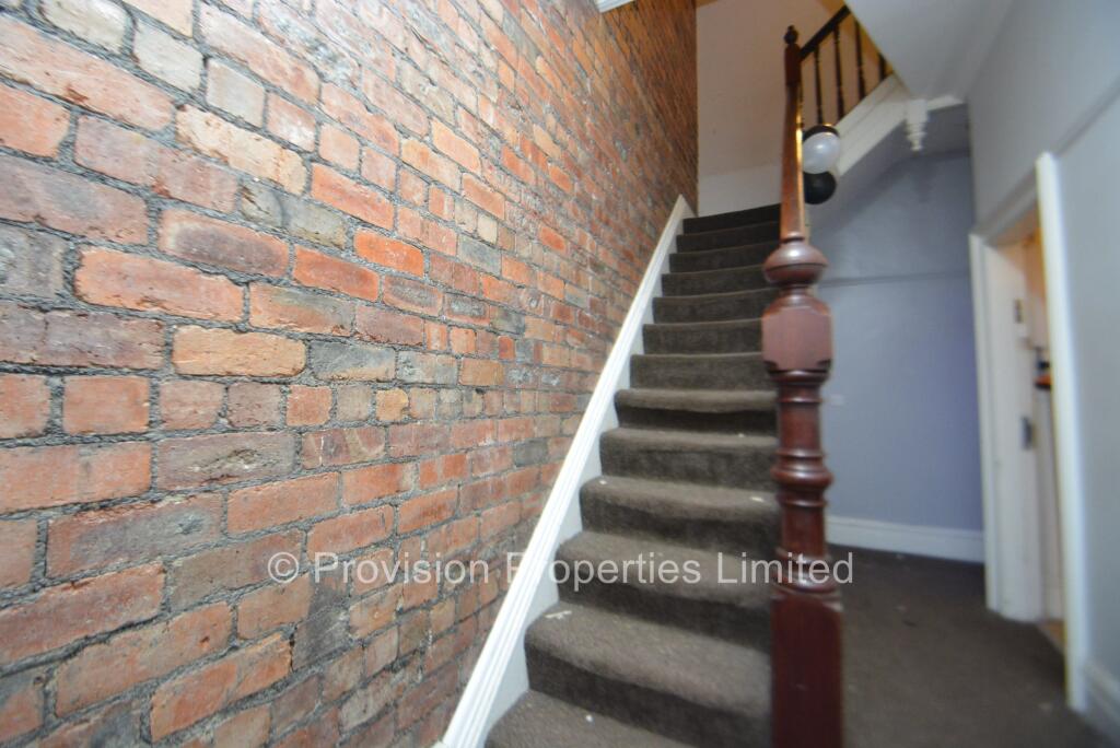 House in Leeds, West Yorkshire - View 4