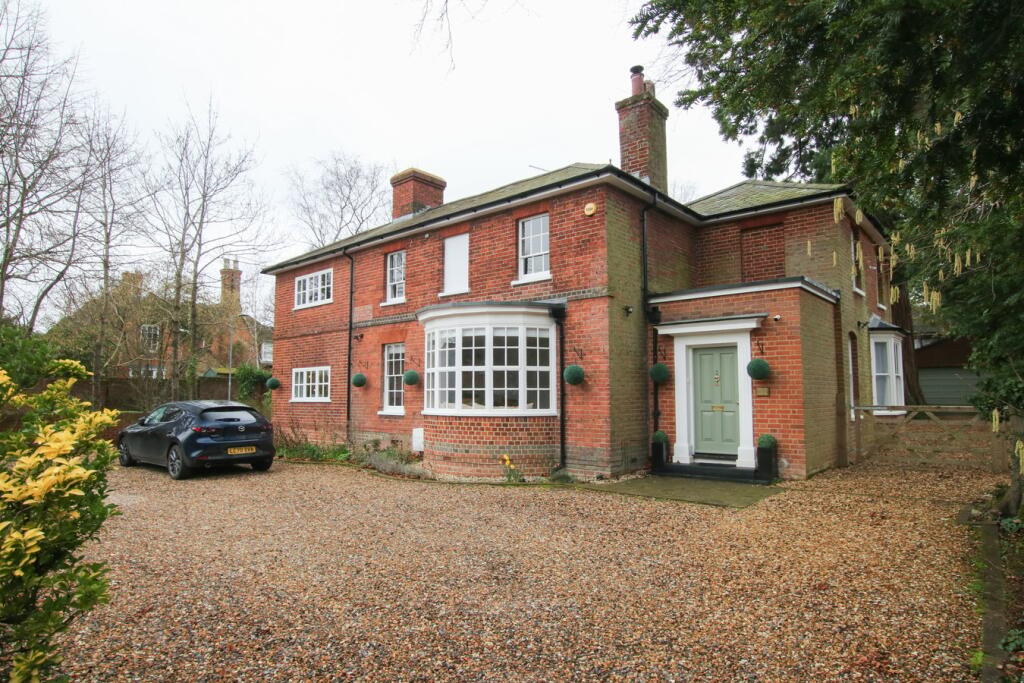Main image of property: Milton Road, Wokingham, RG40