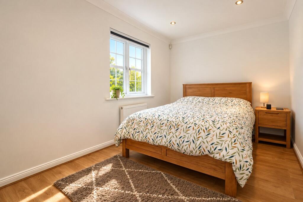 Apartment in Woking, Surrey - More