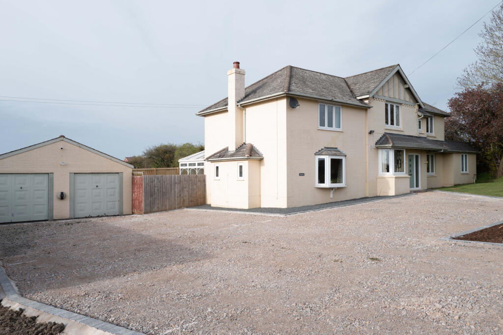 Main image of property: Newland Lane Newland Droitwich, Worcestershire, WR9 7JH