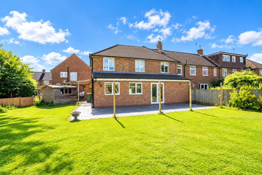 Hazelwood Drive, St. Albans, Hertfordshire, AL4 photo 4