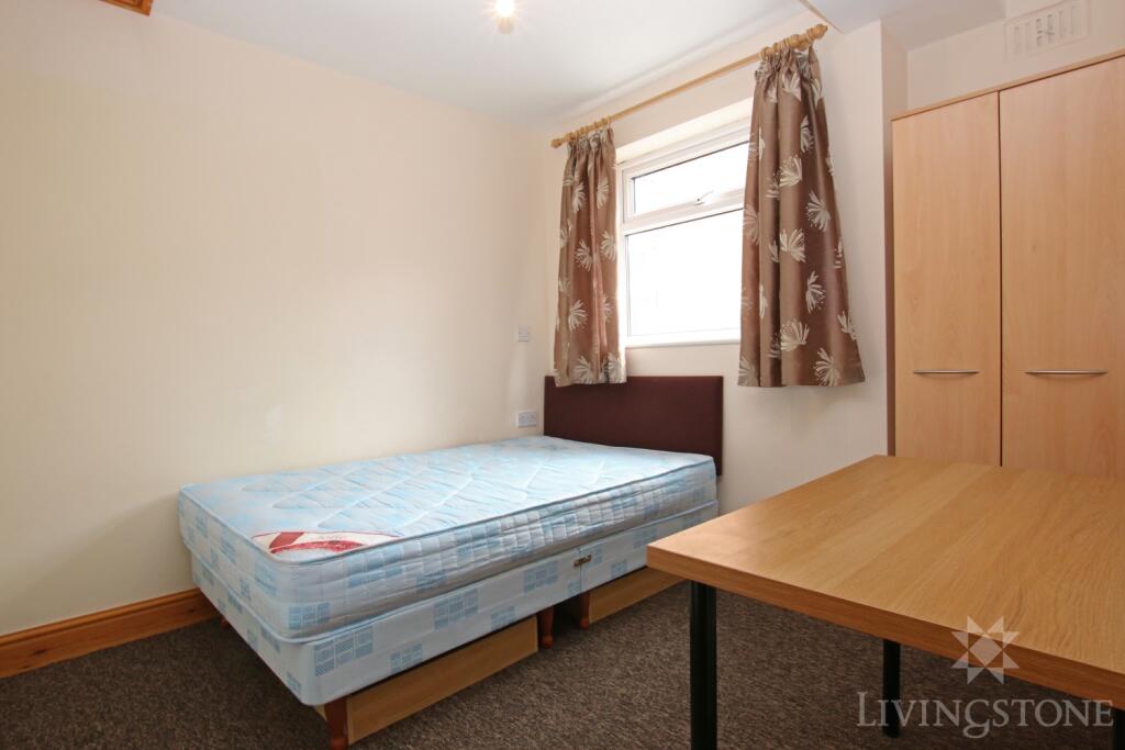 Main image of property: Clarendon Park Road, LE2 3AN