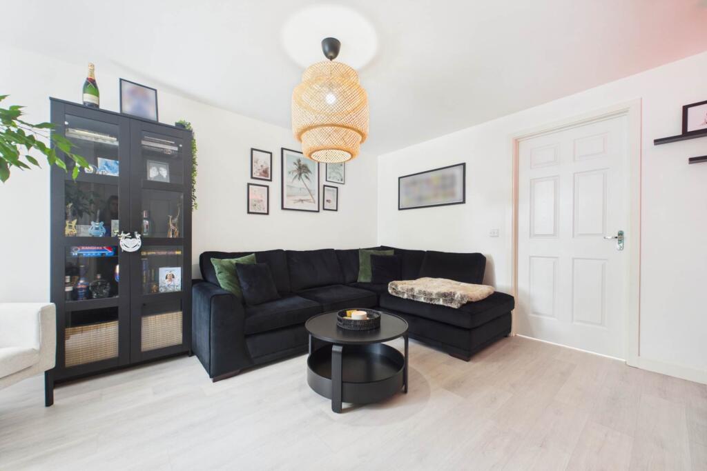 Spinner Terrace, Stonehouse photo 2
