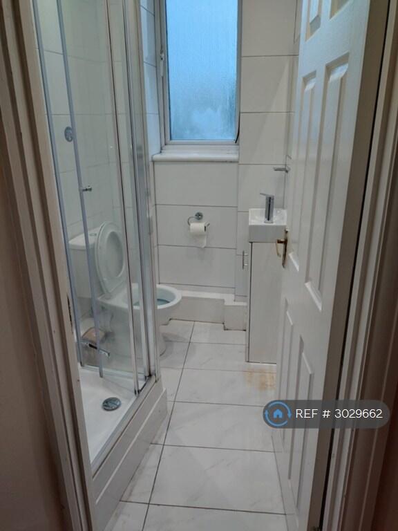 Apartment in London, Hendon - View 4
