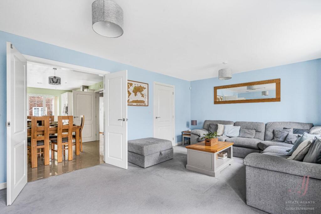 House in Gloucester - View 2