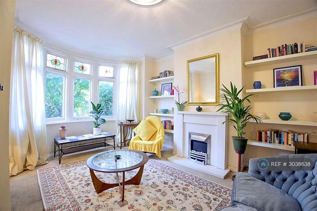 House in Southend-on-Sea - View 2
