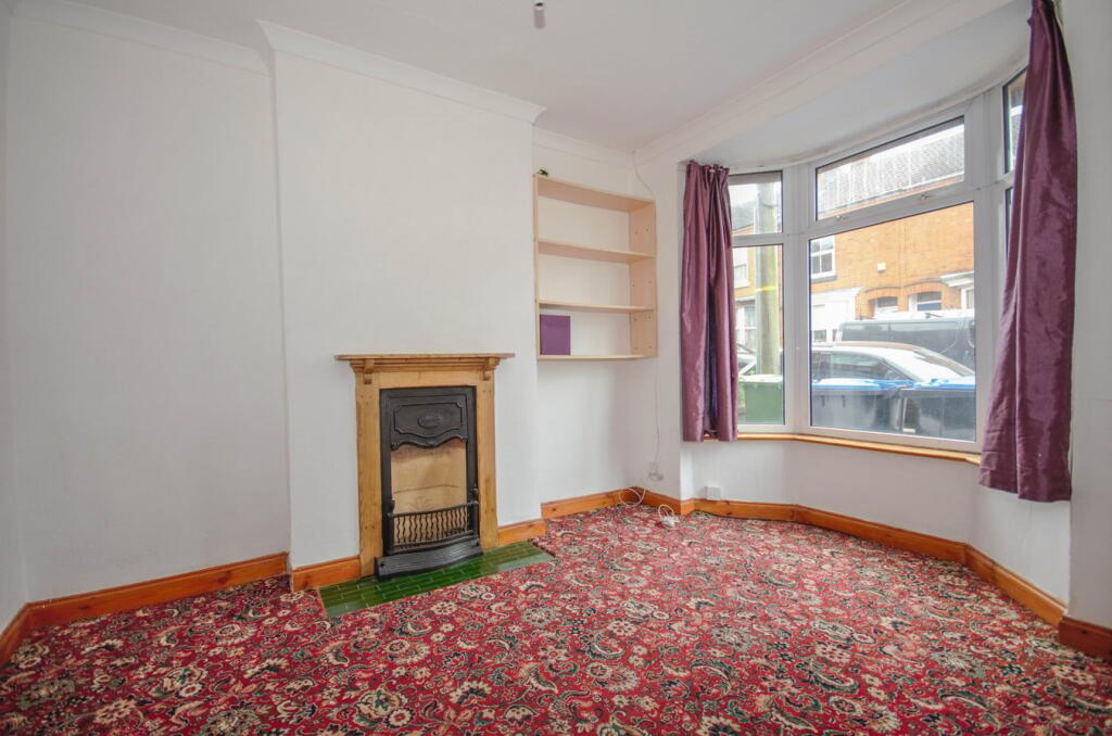 House in Rugby, Warwickshire - View 3