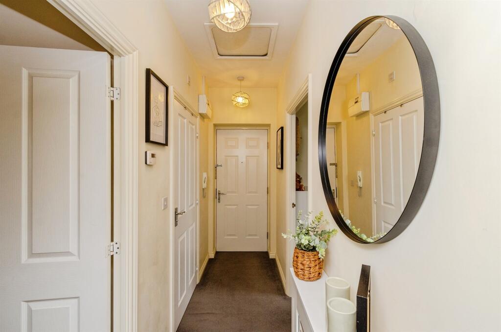 Lakelot Close, Willenhall photo 4