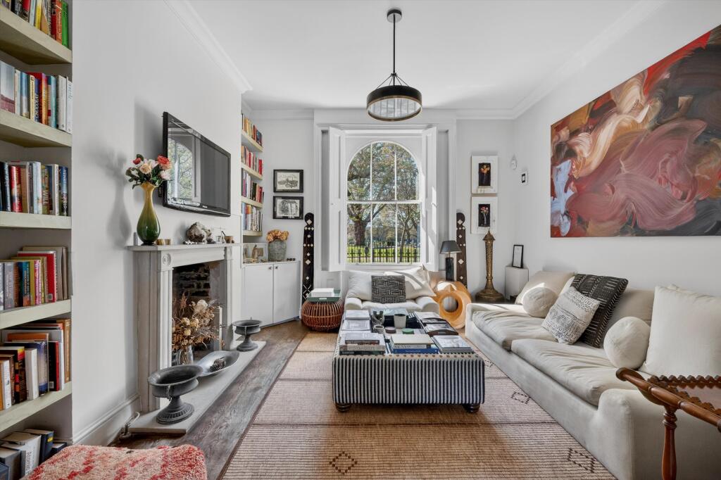 Main image of property: London Fields East Side, London E8